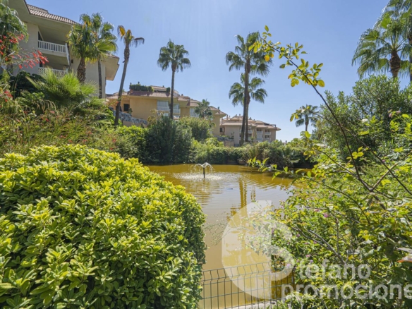 ENCANTADOR  APARTAMENTO  EN COMPLEJO RESIDENCIAL  CON EXCLUSIVAS ZONAS COMUNES EN  RESERVA DEL HIGUERÓN, AMPLIA TERRAZA DE 25 M² REF:65125
