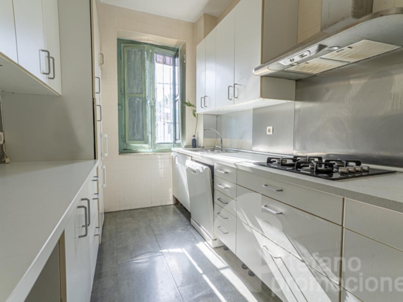 EXCLUSIVO PALACETE SEÑORIAL A SOLO 350 METROS DEL MAR EN EL LIMONAR: UNA PIEZA ARQUITECTÓNICA ÚNICA DE 330 M² CON ALTOS TECHOS REF:65144