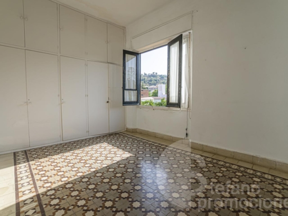 EXCLUSIVO PALACETE SEÑORIAL A SOLO 350 METROS DEL MAR EN EL LIMONAR: UNA PIEZA ARQUITECTÓNICA ÚNICA DE 330 M² CON ALTOS TECHOS REF:65144