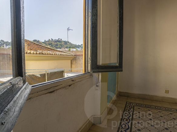 EXCLUSIVO PALACETE SEÑORIAL A SOLO 350 METROS DEL MAR EN EL LIMONAR: UNA PIEZA ARQUITECTÓNICA ÚNICA DE 330 M² CON ALTOS TECHOS REF:65144