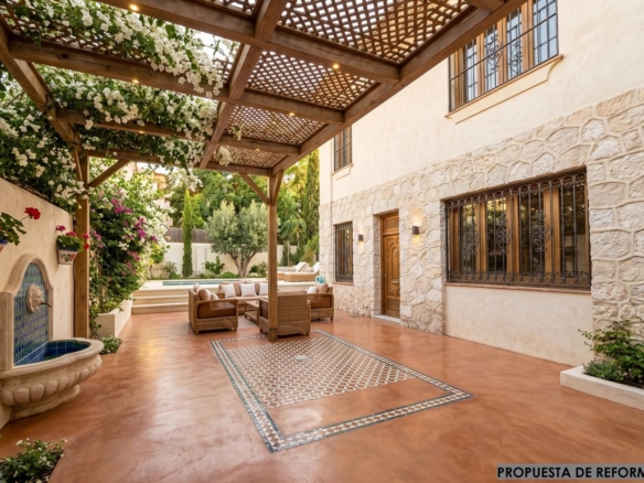 EXCLUSIVO PALACETE SEÑORIAL A SOLO 350 METROS DEL MAR EN EL LIMONAR: UNA PIEZA ARQUITECTÓNICA ÚNICA DE 330 M² CON ALTOS TECHOS REF:65144