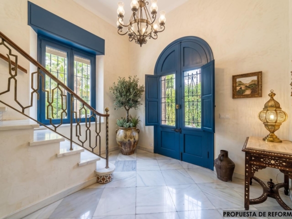 EXCLUSIVO PALACETE SEÑORIAL A SOLO 350 METROS DEL MAR EN EL LIMONAR: UNA PIEZA ARQUITECTÓNICA ÚNICA DE 330 M² CON ALTOS TECHOS REF:65144