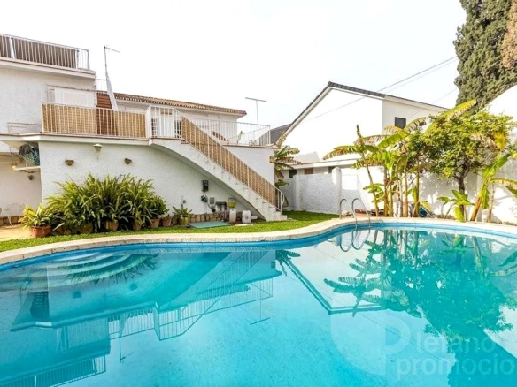 ¡VIVE EL SUEÑO MEDITERRÁNEO EN ESTE  CHALET INDEPENDIENTE EN EL CORAZÓN DE PEDREGALEJO BAJO! REF:65147