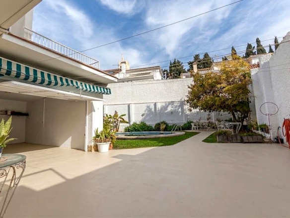 ¡VIVE EL SUEÑO MEDITERRÁNEO EN ESTE  CHALET INDEPENDIENTE EN EL CORAZÓN DE PEDREGALEJO BAJO! REF:65147