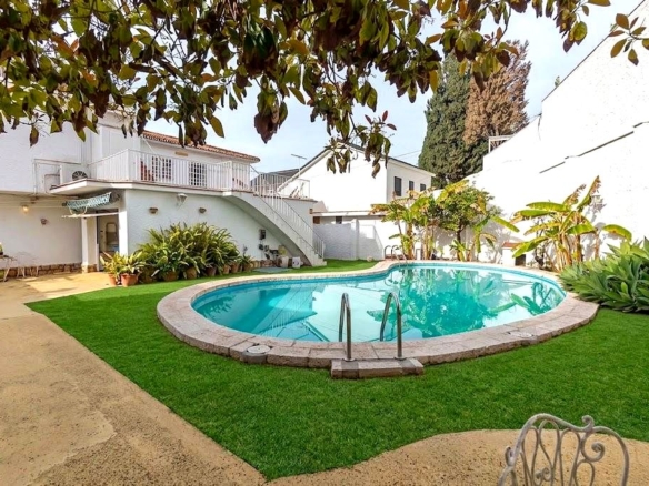 ¡VIVE EL SUEÑO MEDITERRÁNEO EN ESTE  CHALET INDEPENDIENTE EN EL CORAZÓN DE PEDREGALEJO BAJO! REF:65147