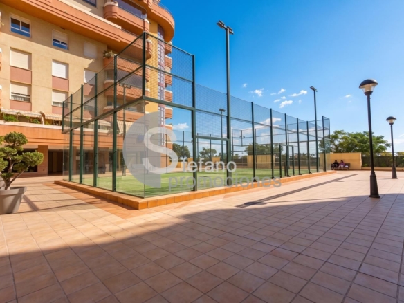 ¡VIVIENDA DE ESQUINA CON ORIENTACIÓN SUR, VISTAS PANORÁMICAS AL MAR Y A LA MONTAÑA EN LA ZONA CON MAYOR PROYECCIÓN Y REVALORIZACIÓN DE MÁLAGA! REF:65148