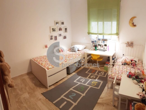 ¡VIVIENDA DE ESQUINA CON ORIENTACIÓN SUR, VISTAS PANORÁMICAS AL MAR Y A LA MONTAÑA EN LA ZONA CON MAYOR PROYECCIÓN Y REVALORIZACIÓN DE MÁLAGA! REF:65148