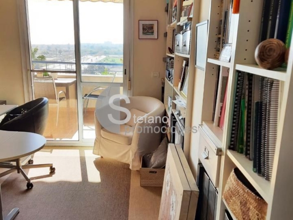 ¡VIVIENDA DE ESQUINA CON ORIENTACIÓN SUR, VISTAS PANORÁMICAS AL MAR Y A LA MONTAÑA EN LA ZONA CON MAYOR PROYECCIÓN Y REVALORIZACIÓN DE MÁLAGA! REF:65148