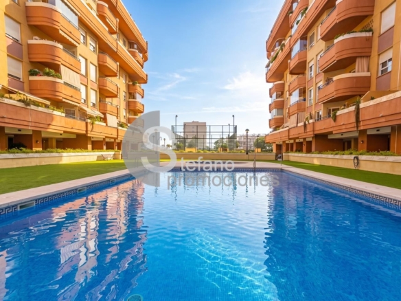 ¡VIVIENDA DE ESQUINA CON ORIENTACIÓN SUR, VISTAS PANORÁMICAS AL MAR Y A LA MONTAÑA EN LA ZONA CON MAYOR PROYECCIÓN Y REVALORIZACIÓN DE MÁLAGA! REF:65148