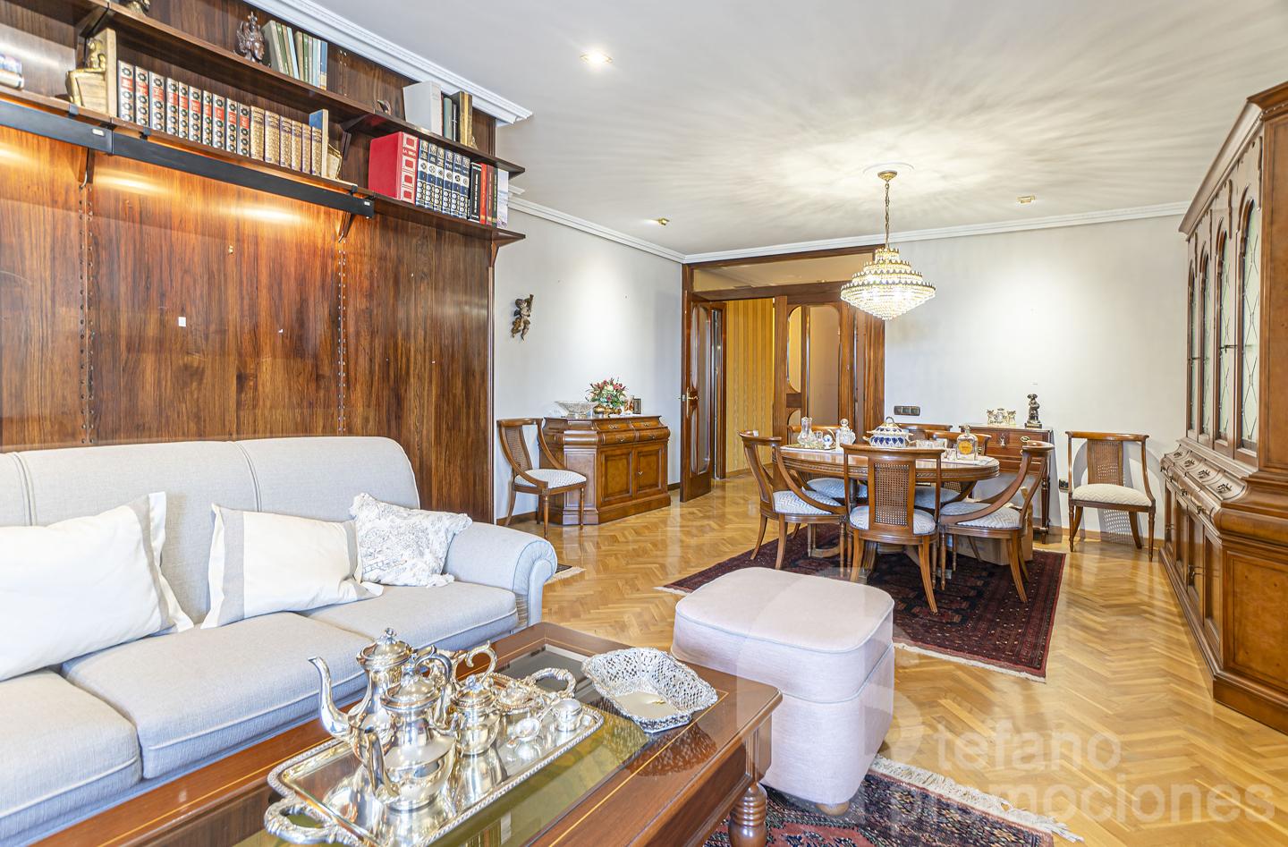EXCLUSIVA Y SEÑORIAL VIVIENDA EN UNA DE LAS MEJORES UBICACIONES DE MÁLAGA, CON AMPLIAS Y DESPEJADAS VISTAS AL CENTRO HIRTORICO DE LA CIUDAD REF:65158