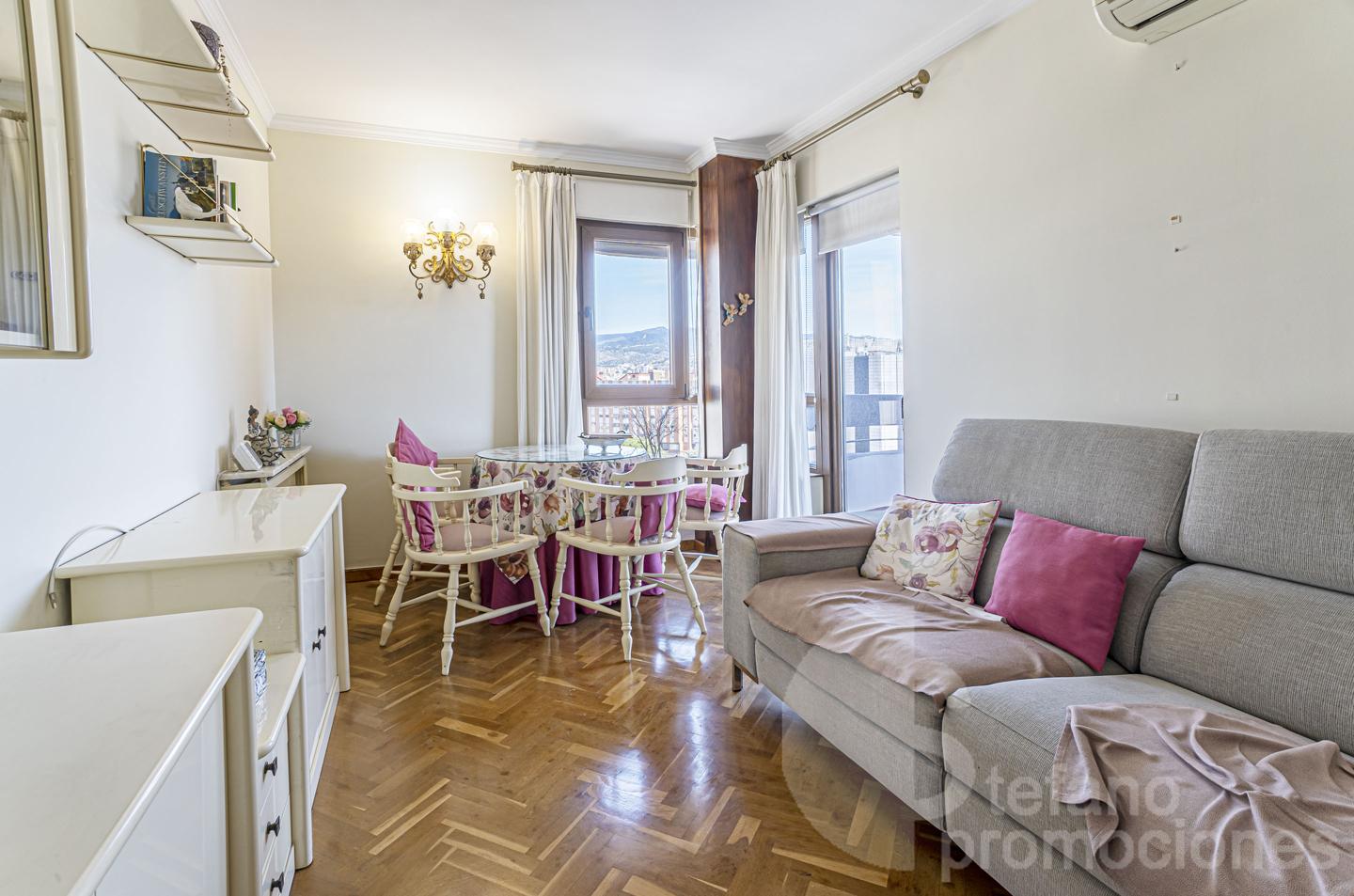 EXCLUSIVA Y SEÑORIAL VIVIENDA EN UNA DE LAS MEJORES UBICACIONES DE MÁLAGA, CON AMPLIAS Y DESPEJADAS VISTAS AL CENTRO HIRTORICO DE LA CIUDAD REF:65158