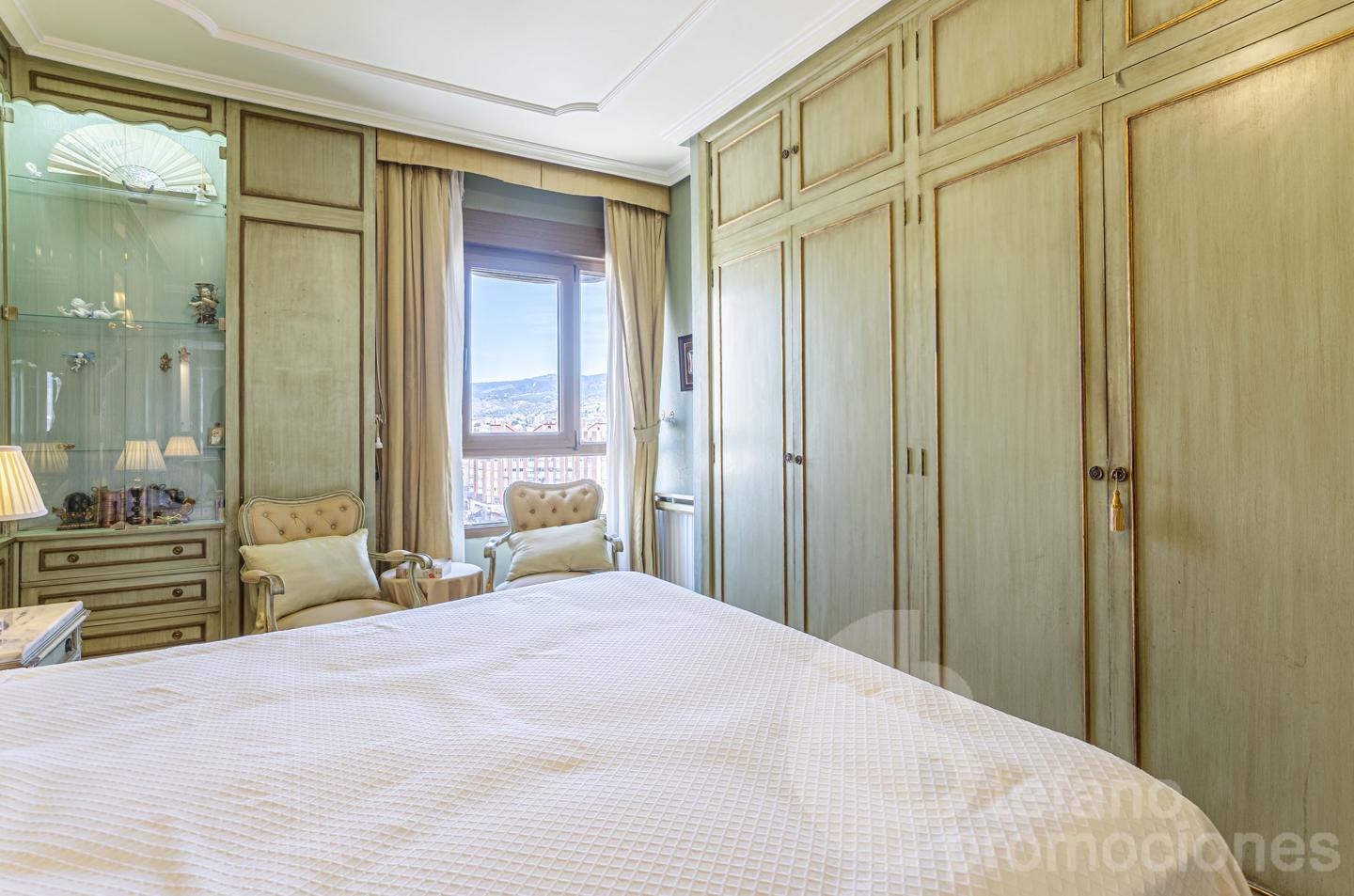 EXCLUSIVA Y SEÑORIAL VIVIENDA EN UNA DE LAS MEJORES UBICACIONES DE MÁLAGA, CON AMPLIAS Y DESPEJADAS VISTAS AL CENTRO HIRTORICO DE LA CIUDAD REF:65158