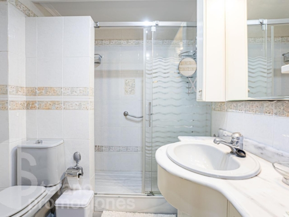 EXCLUSIVA Y SEÑORIAL VIVIENDA EN UNA DE LAS MEJORES UBICACIONES DE MÁLAGA, CON AMPLIAS Y DESPEJADAS VISTAS AL CENTRO HIRTORICO DE LA CIUDAD REF:65158