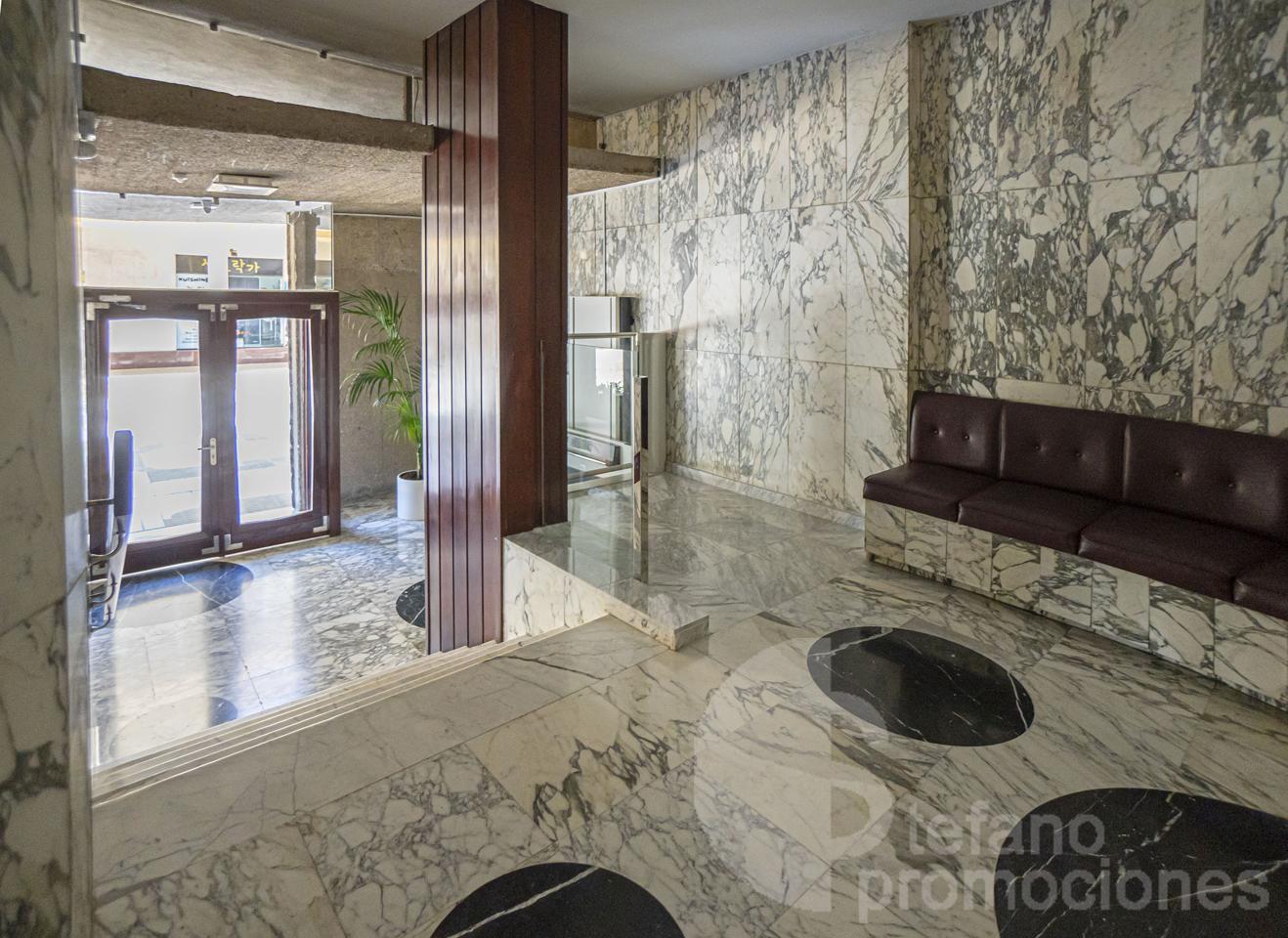 EXCLUSIVA Y SEÑORIAL VIVIENDA EN UNA DE LAS MEJORES UBICACIONES DE MÁLAGA, CON AMPLIAS Y DESPEJADAS VISTAS AL CENTRO HIRTORICO DE LA CIUDAD REF:65158