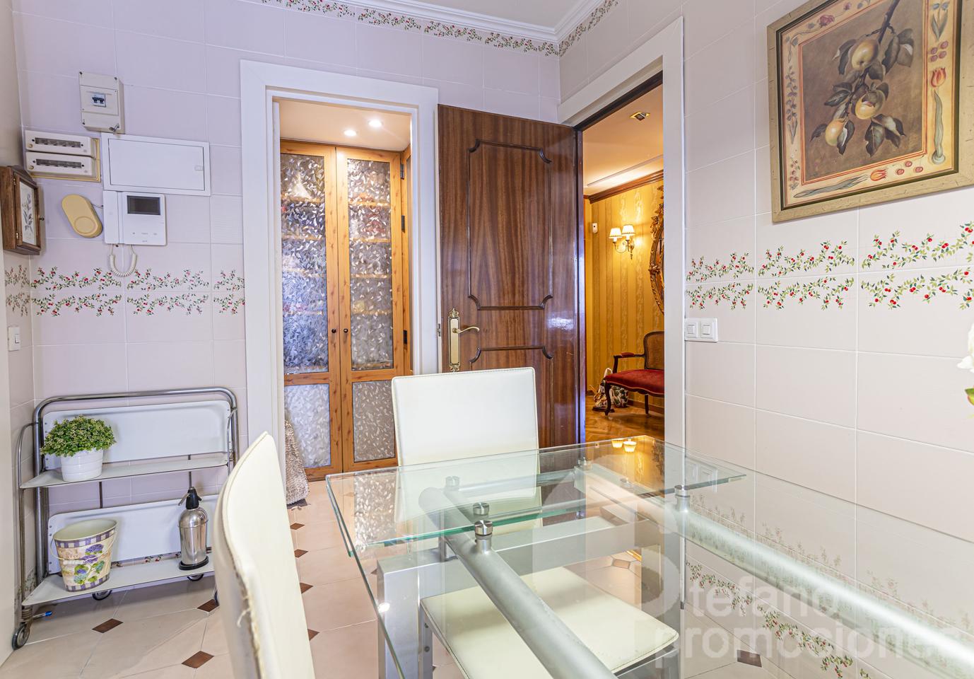 EXCLUSIVA Y SEÑORIAL VIVIENDA EN UNA DE LAS MEJORES UBICACIONES DE MÁLAGA, CON AMPLIAS Y DESPEJADAS VISTAS AL CENTRO HIRTORICO DE LA CIUDAD REF:65158