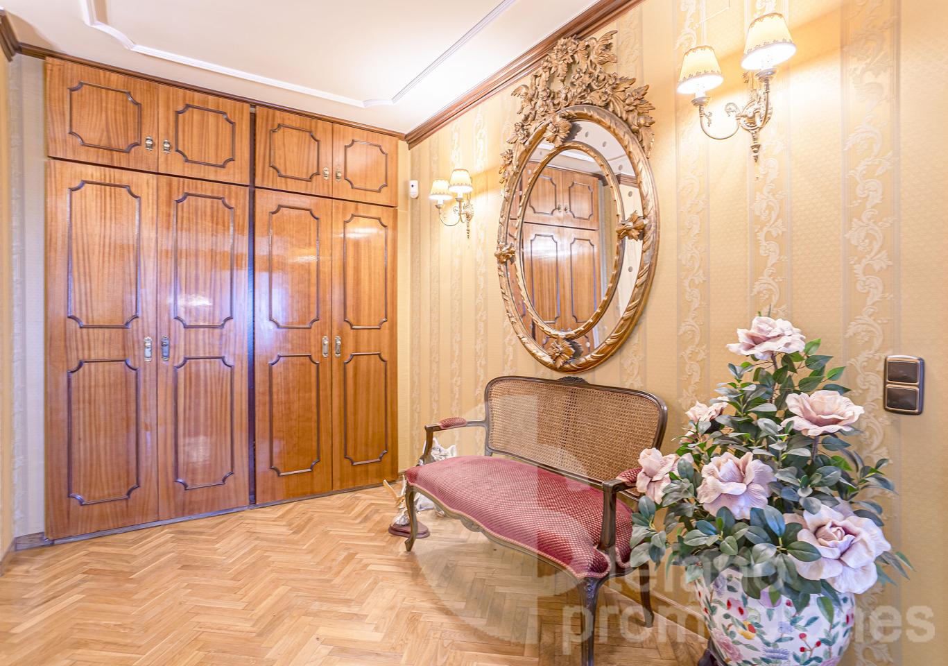EXCLUSIVA Y SEÑORIAL VIVIENDA EN UNA DE LAS MEJORES UBICACIONES DE MÁLAGA, CON AMPLIAS Y DESPEJADAS VISTAS AL CENTRO HIRTORICO DE LA CIUDAD REF:65158