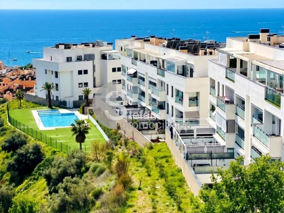 SU PRIMERA VIVIENDA DE 4 DORMITORIOS  MUY CERCA DE MALAGA .! VIVIENDA CASI A ESTRENAR REF:65166
