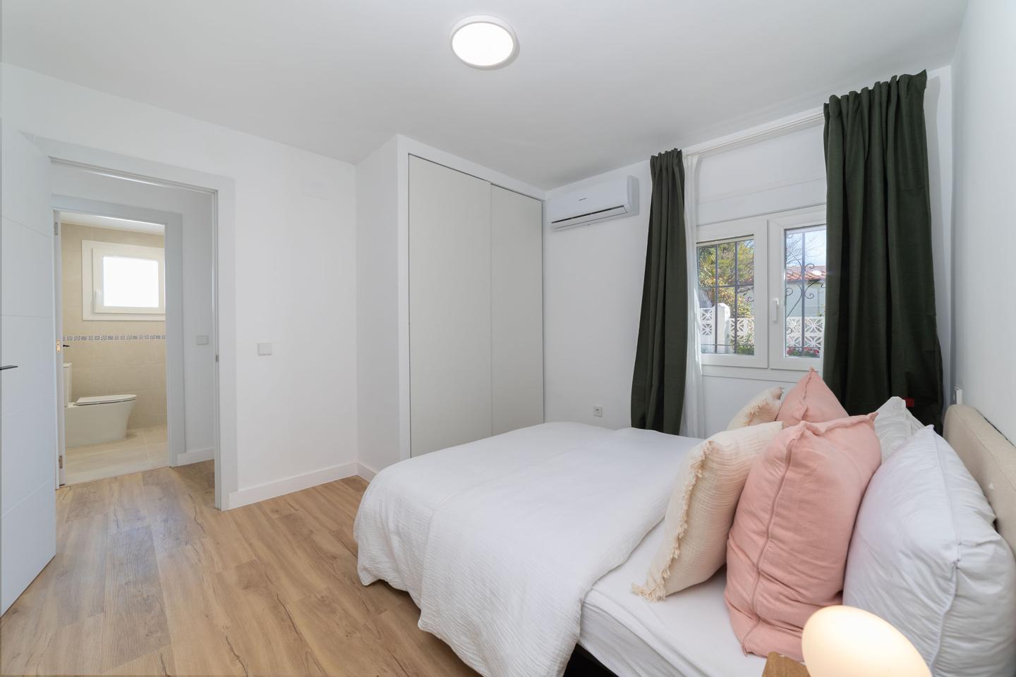 Chalet on sale in Fuengirola REF:65183