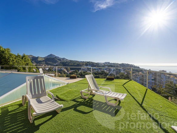 ¡VILLA CON VISTAS INFINITAS AL MAR Y MÁXIMA PRIVACIDAD! REF:65184