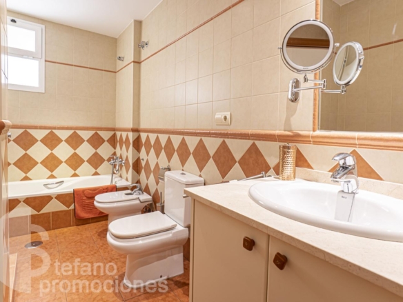 ¡VILLA CON VISTAS INFINITAS AL MAR Y MÁXIMA PRIVACIDAD! REF:65184