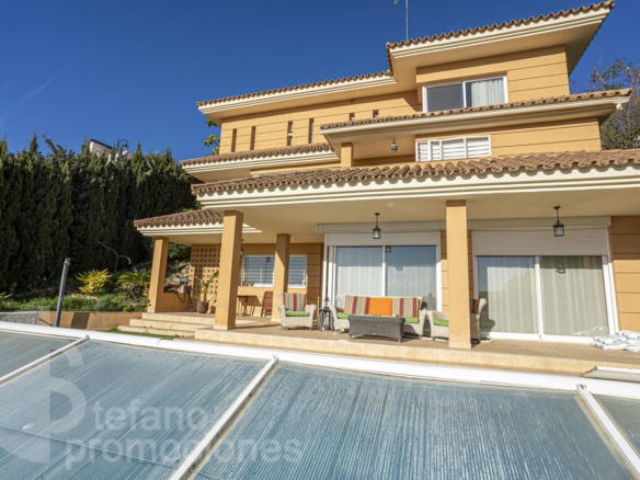 ¡VILLA CON VISTAS INFINITAS AL MAR Y MÁXIMA PRIVACIDAD! REF:65184