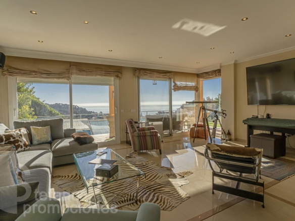 ¡VILLA CON VISTAS INFINITAS AL MAR Y MÁXIMA PRIVACIDAD! REF:65184