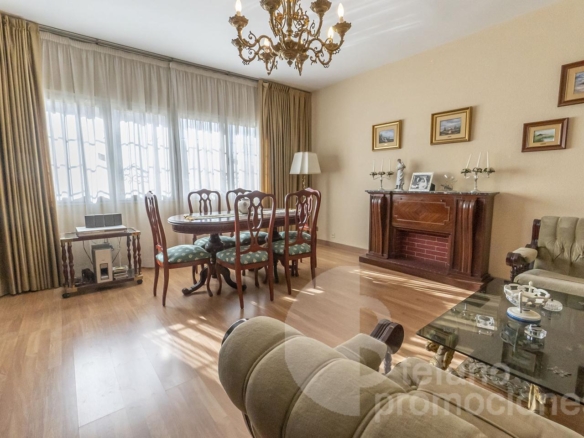 EXCLUSIVA VILLA EN CALA DEL MORAL (MÁLAGA ESTE), UN VERDADERO OASIS DE PRIVACIDAD Y CONFORT CON 324 M² CONSTRUIDOS REF:65241